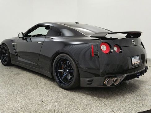 Used 2014 Nissan GT-R Black Edition AWD/4WD image 3