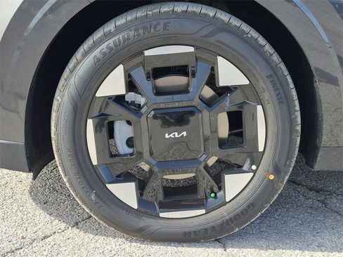 New 2026 Kia Carnival EX image 7