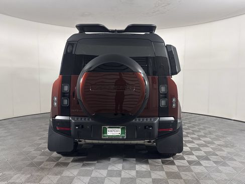 New 2026 Land Rover Defender 90 X-Dynamic SE AWD/4WD image 10