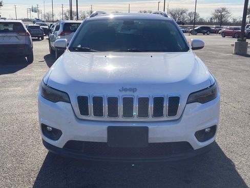 Used 2019 Jeep Cherokee Latitude w/ Popular Appearance Group image 2