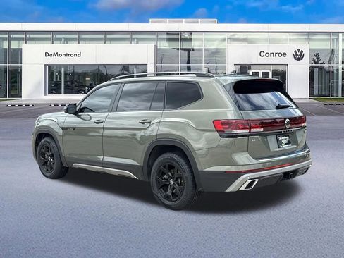 Used 2024 Volkswagen Atlas Peak Edition SE AWD/4WD image 7