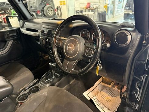 Used 2018 Jeep Wrangler Unlimited Sport AWD/4WD image 10