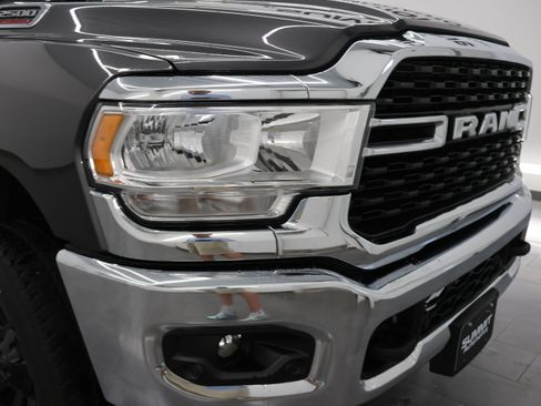 Used 2022 RAM 2500 Big Horn w/ Level C Equiment Group AWD/4WD image 22