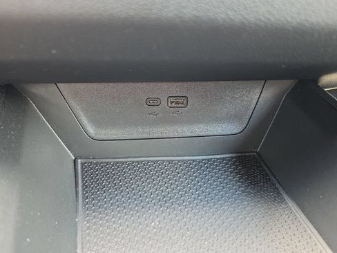 Used 2026 Chevrolet Equinox LT FWD image 24