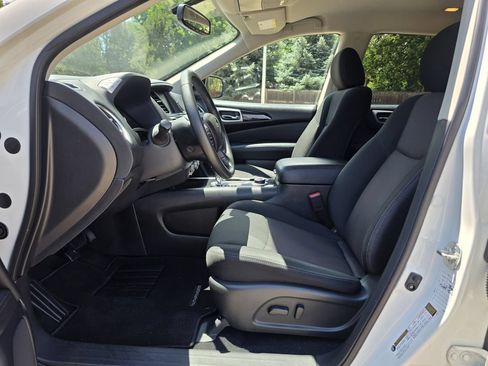 Used 2020 Nissan Pathfinder SV AWD/4WD image 15