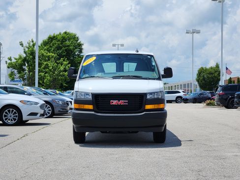 Used 2025 GMC Savana 2500 w/ Driver Convenience Package image 2