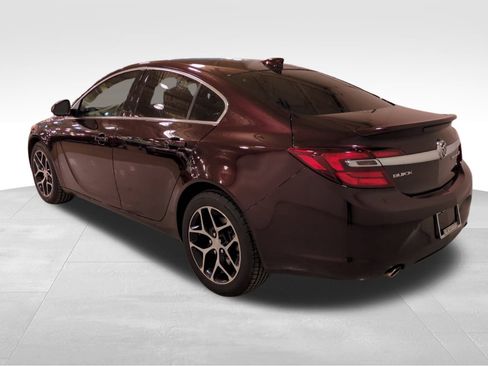 Used 2017 Buick Regal Sport Touring image 7