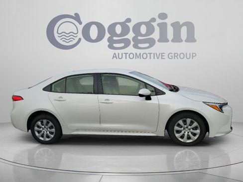 Used 2024 Toyota Corolla LE FWD image 4