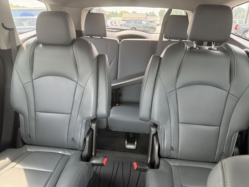 Used 2021 Buick Enclave Essence w/ LPO, Hit The Road Package AWD/4WD image 25