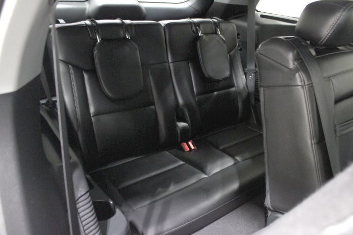 Used 2023 Ford Explorer XLT w/ Equipment Group 202A AWD/4WD image 31