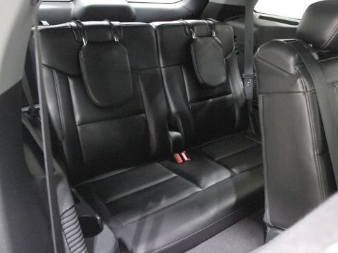 Used 2023 Ford Explorer XLT w/ Equipment Group 202A AWD/4WD image 31