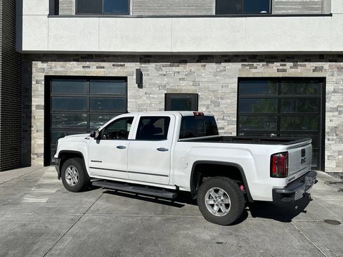Used 2018 GMC Sierra 1500 SLT AWD/4WD image 5