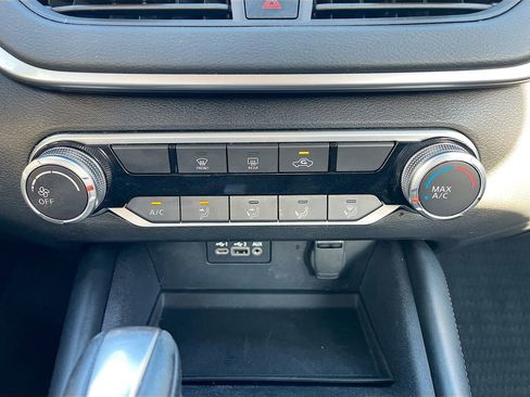 Used 2021 Nissan Altima 2.5 SR image 15