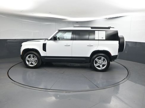 Used 2020 Land Rover Defender 110 SE AWD/4WD image 2