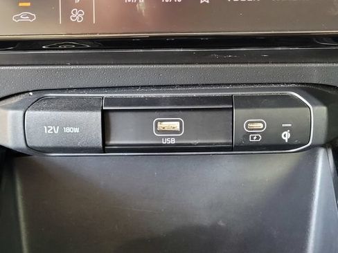 Used 2023 Kia Niro Wind FWD image 13
