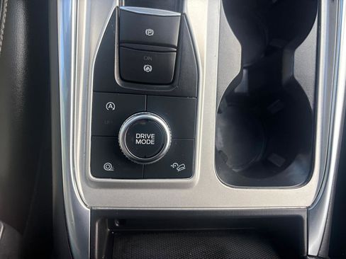 Used 2023 Ford Explorer XLT w/ Equipment Group 202A AWD/4WD image 25