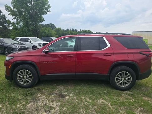 Used 2023 Chevrolet Traverse LT AWD/4WD image 3
