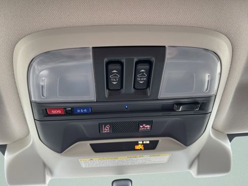 Used 2023 Subaru Crosstrek 2.5i Limited w/ Moonroof Package image 21