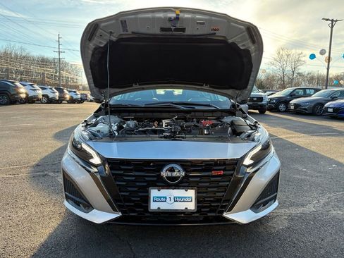 Used 2024 Nissan Altima 2.5 SR image 9