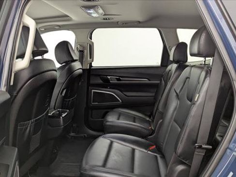 Used 2025 Kia Telluride S FWD image 13