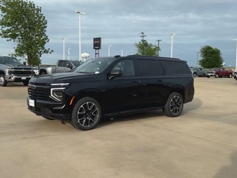 New 2026 Chevrolet Suburban RST w/ Comfort Package RWD image 4