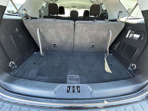 Used 2023 Ford Explorer XLT AWD/4WD image 17