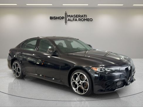 New 2025 Alfa Romeo Giulia AWD image 1
