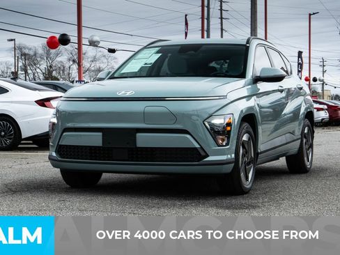 Used 2025 Hyundai Kona SEL image 2
