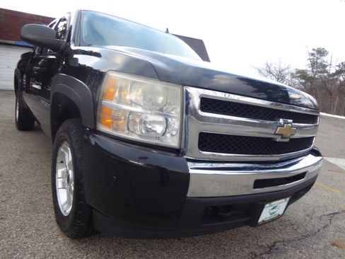 Used 2010 Chevrolet Silverado 1500 LT w/ Power Pack Plus image 3