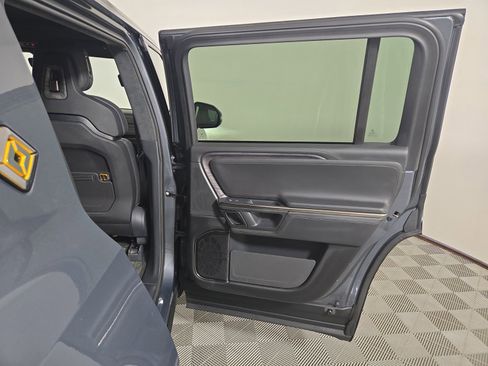 Used 2022 Rivian R1S Launch Edition image 18