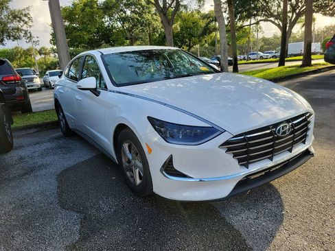Used 2023 Hyundai Sonata SE FWD image 3