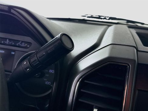 Used 2020 Ford F250 XLT image 10