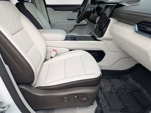 Used 2026 GMC Acadia Denali w/ Super Cruise Package FWD image 22