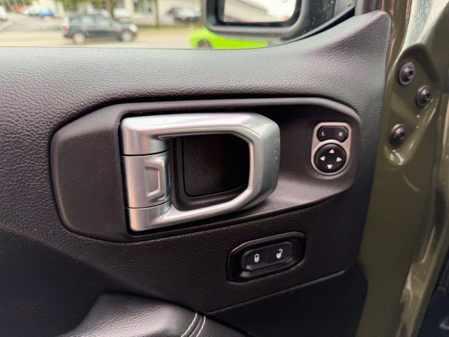 Used 2023 Jeep Wrangler Unlimited Sahara w/ Cold Weather Group AWD/4WD image 29