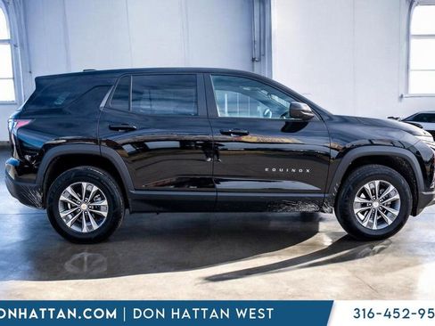 Used 2025 Chevrolet Equinox LT image 29