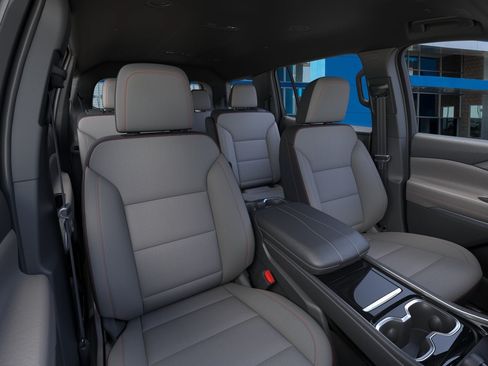 Used 2026 Chevrolet Traverse LT w/ Driver Confidence Package FWD image 16