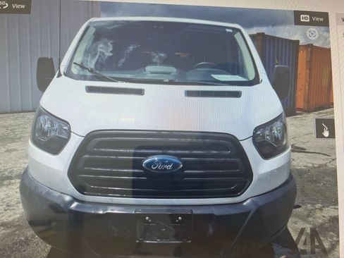 Used 2018 Ford Transit 150 XL RWD image 23