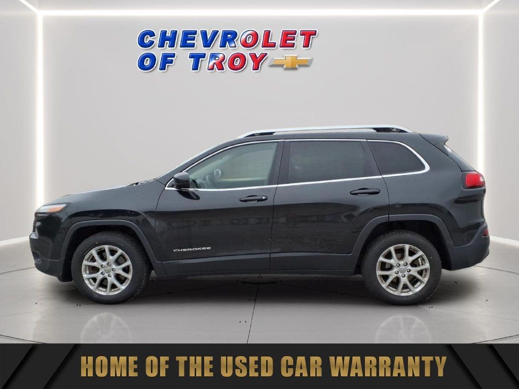Used 2015 Jeep Cherokee Latitude w/ Cold Weather Group FWD image 5