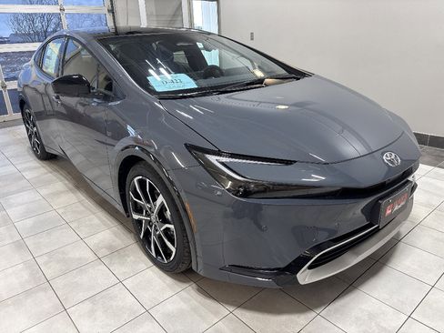 New 2026 Toyota Prius Plug-In Hybrid FWD image 5