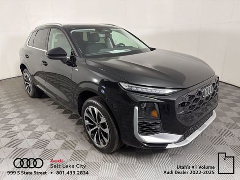 New 2026 Audi Q3 quattro 2.0T image 1