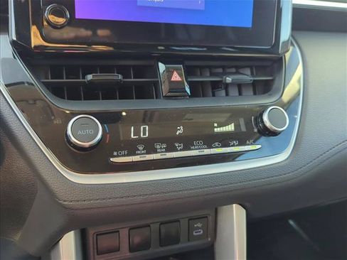 Used 2024 Toyota Corolla Cross LE AWD/4WD image 18