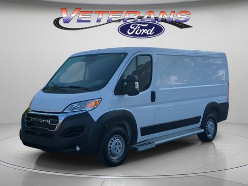 Used 2025 RAM ProMaster 2500 w/ U-Haul Equipment Group FWD image 1