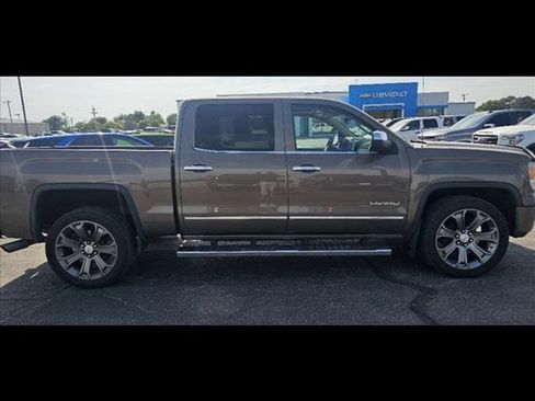 Used 2015 GMC Sierra 1500 Denali w/ Driver Alert Package AWD/4WD image 2