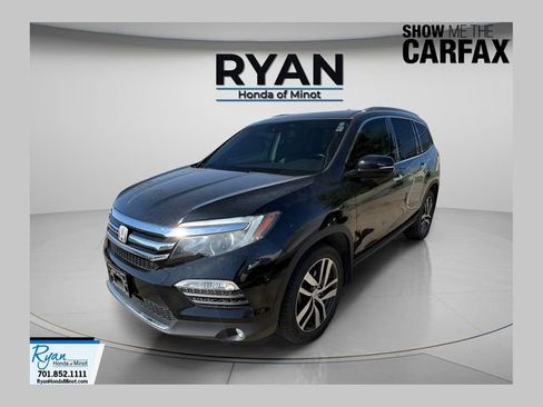Used 2017 Honda Pilot Touring image 1