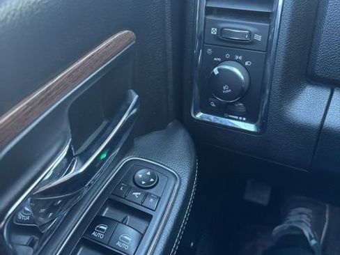 Used 2018 RAM 2500 Laramie image 16