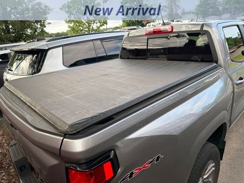 Used 2023 Chevrolet Colorado LT w/ LT Convenience Package II AWD/4WD image 8