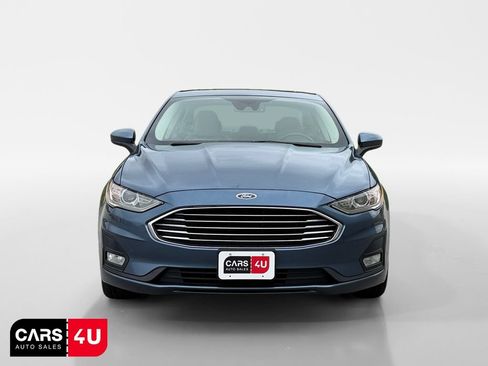Used 2019 Ford Fusion SE w/ Equipment Group 151A FWD image 2