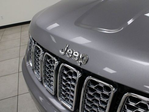 Used 2021 Jeep Grand Cherokee Overland image 12