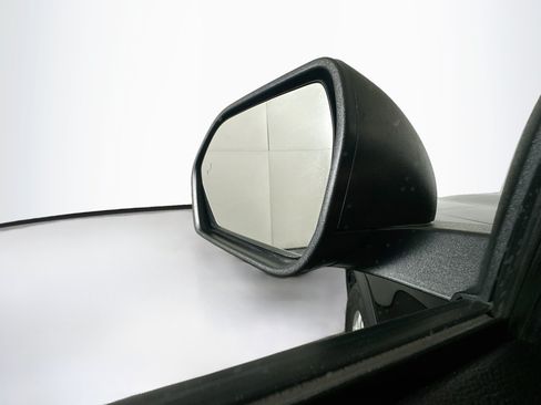 Used 2023 Ford Explorer XLT w/ Equipment Group 202A RWD image 16