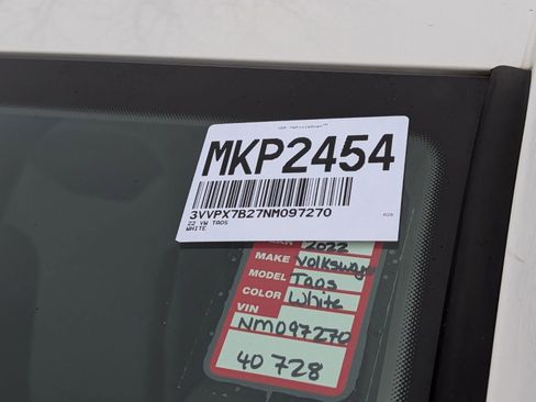 Used 2022 Volkswagen Taos SE image 32